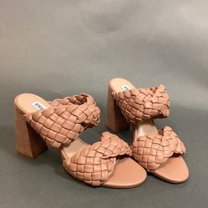 Women’s Steve Madden Twisted Heels. Sz 7.5